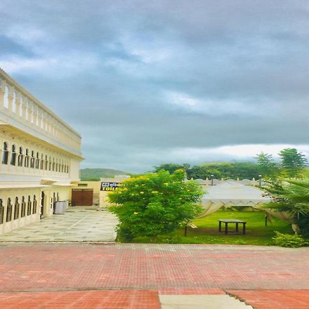 Hotel O The Takhatgarh Resort Nāthdwāra المظهر الخارجي الصورة